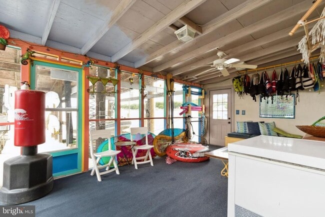 Building Photo - 36 Shore Dr