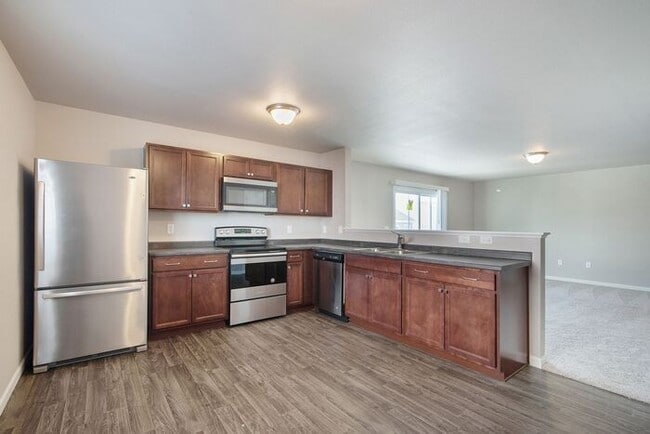 Building Photo - 2801 Jordan River Dr
