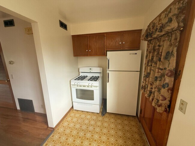 Foto del edificio - 1610 Oakmont St NW