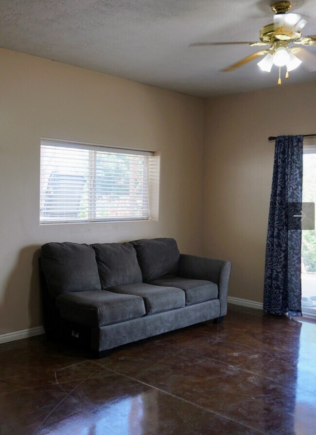 Building Photo - 2334 S Webb Cir