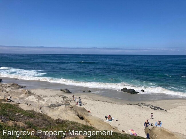 Foto del edificio - 3 br, 3 bath House - 6840 Draper Ave