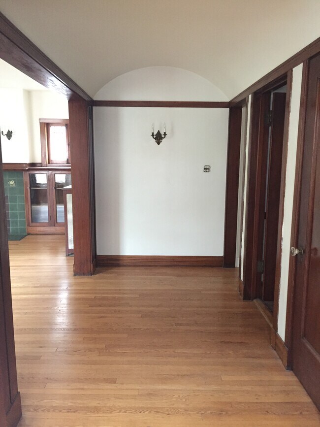 Entry - 3006 W Logan Blvd