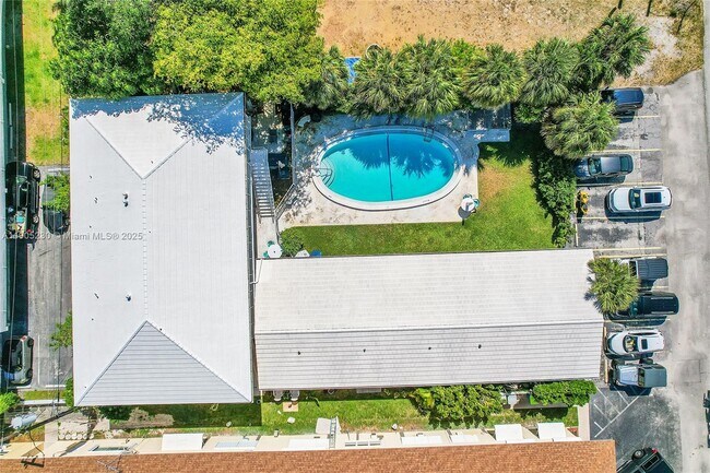 Foto del edificio - 3217 NE 11th St