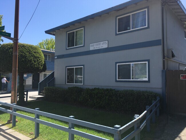 Front of Building - 309 Oak Ave