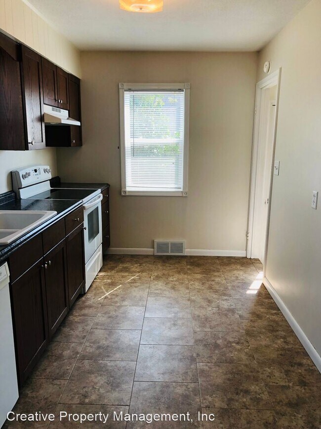 Building Photo - 2 br, 1 bath House - 1015 - 5th St SW