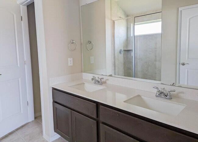 Building Photo - "Charming 3-Bedroom Home on Spiny Lizard Lane with Spacious 1,556 Sq Ft Layout & 2 Full Baths!"