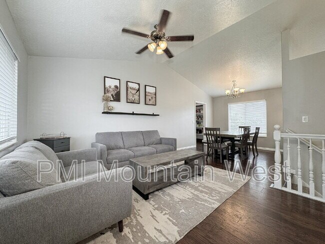 Building Photo - 484 E 900 N