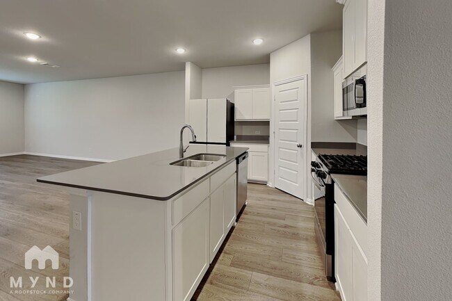 Foto del edificio - 545 Meadow Run Dr