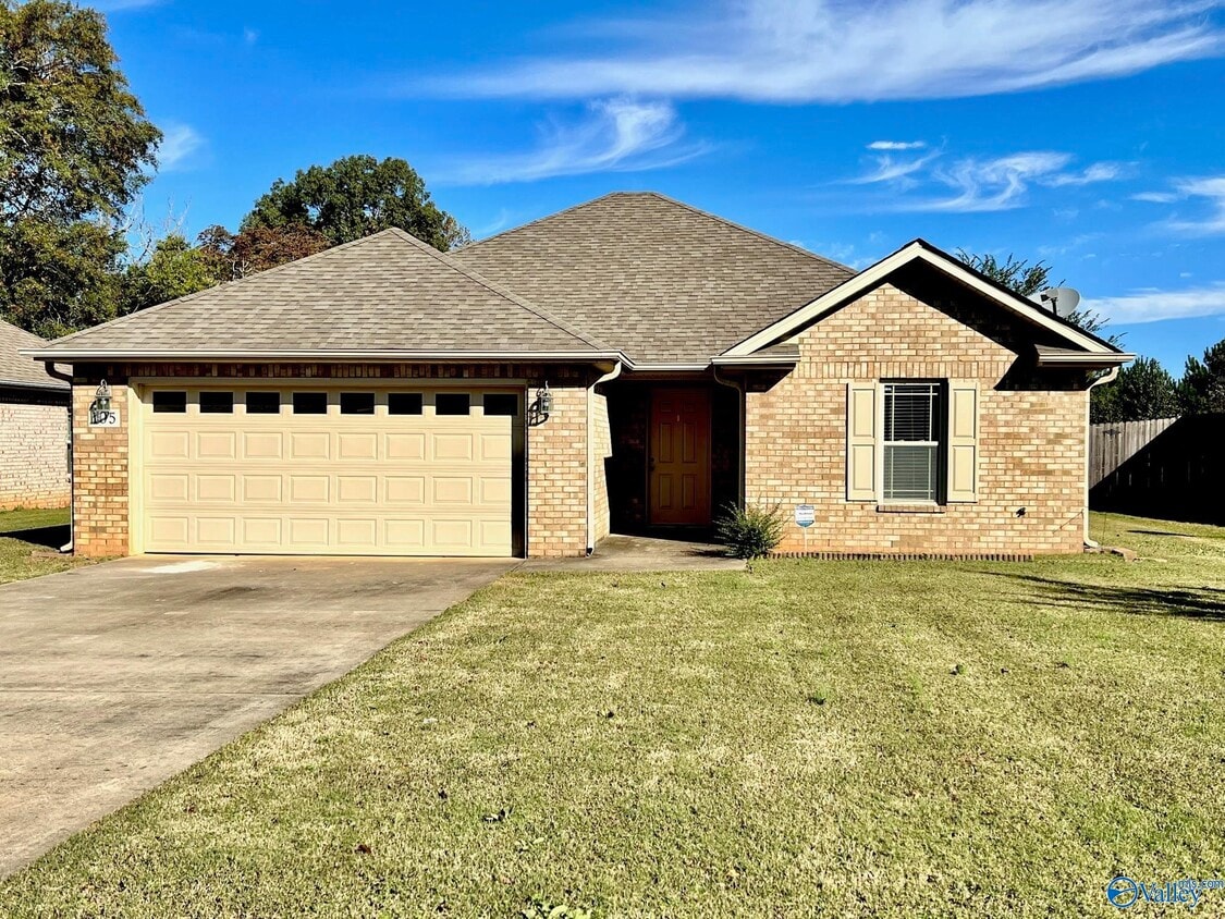 105 Summerset Ln, Huntsville, AL 35811 House Rental in Huntsville, AL