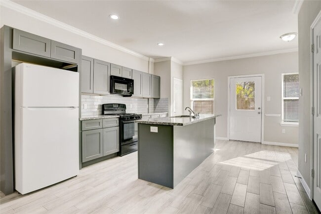 Photo - 1045 Marcolin St Apartment