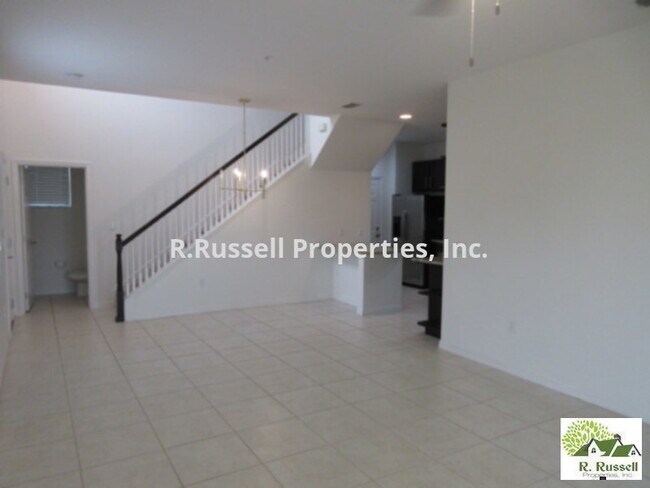 Foto del edificio - Avalon Park townhouse - 4 bedroom 2.5 bath...