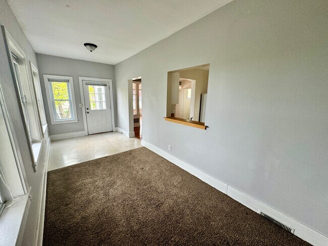 Foto del edificio - 12 Fairbanks St NE