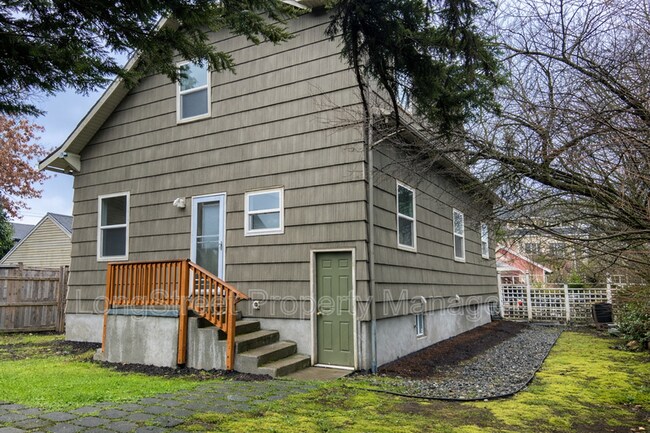 Foto del edificio - 2624 NE Sumner St