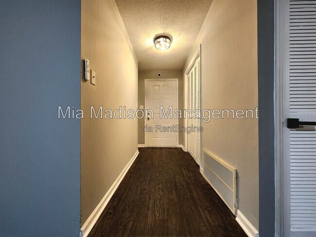 Building Photo - 1531 Marcy Cir