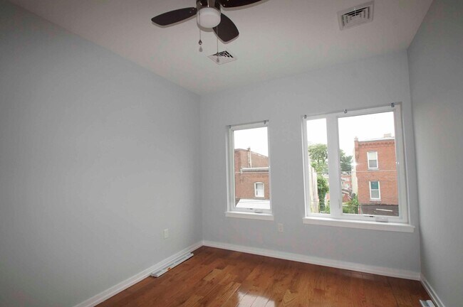 Building Photo - 411 N 41st St
