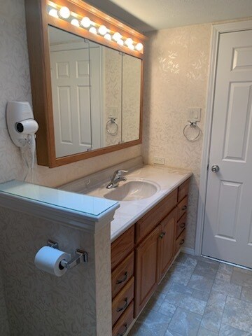 Master Bathroom - 9910 Royal Ln