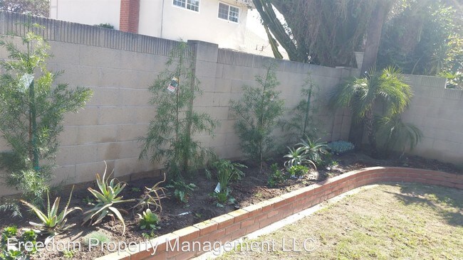 Building Photo - 3 br, 2.5 bath House - 16092 Pitman