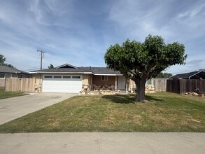 Building Photo - 2004 N Burl Dr
