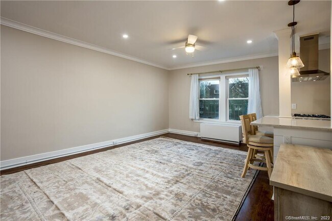 Building Photo - 140 Woodside Green