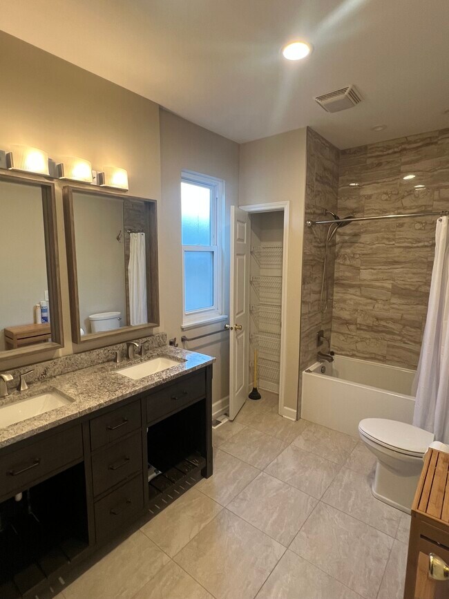 Foto del edificio - 3119 S Indiana Ave