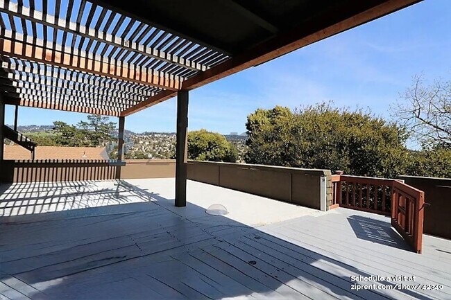 Foto del edificio - 654 Chetwood St