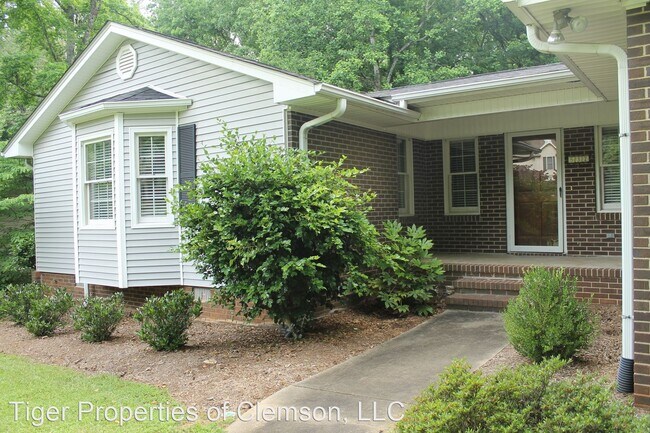 Foto del edificio - 3 br, 2.5 bath House - 532 Squire Circle