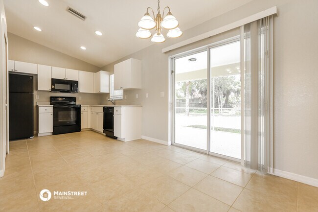 Foto del edificio - 2271 S Chamberlain Blvd