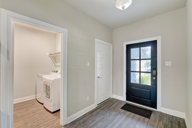 Foto del edificio - 17104 Coneflower Pl