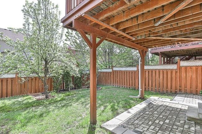 Photo du bâtiment - 119 English Oak Dr