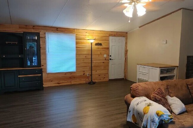 Foto del edificio - 8552 Jacob Fork River Rd