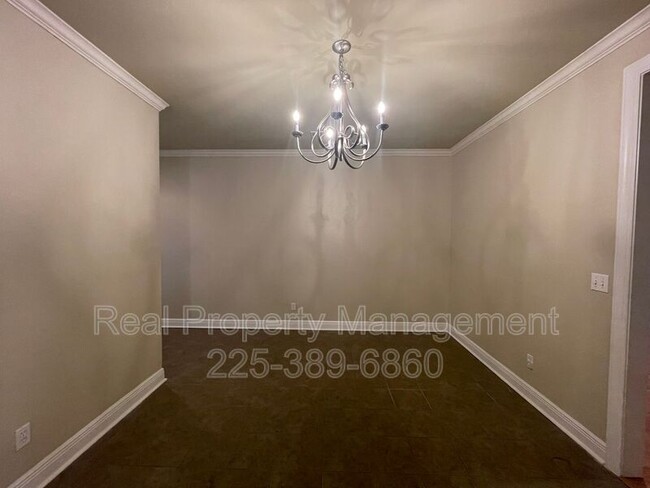 Building Photo - 809 Summer Breeze Dr
