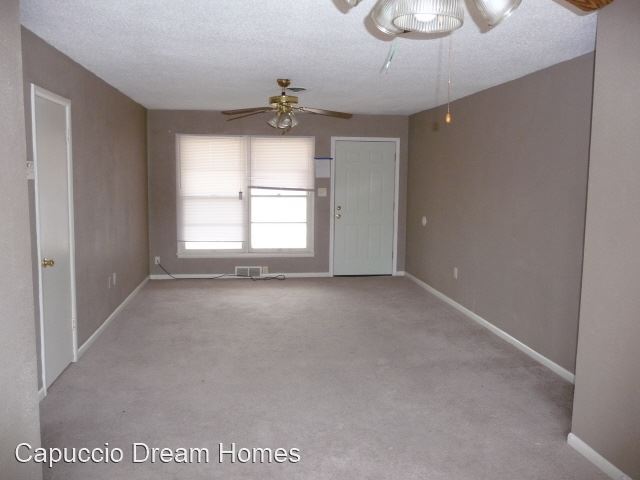 Building Photo - 3 br, 1 bath House - 4303 NW Ridgecrest Dr.