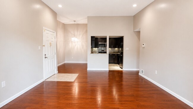 Building Photo - 500 Danbury Ln