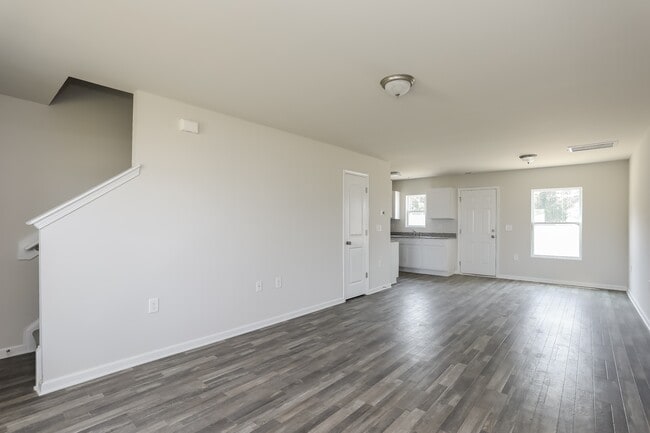 Building Photo - 2211 Samuel Ln