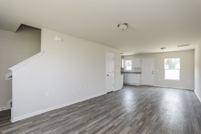 Foto del edificio - 2211 Samuel Ln
