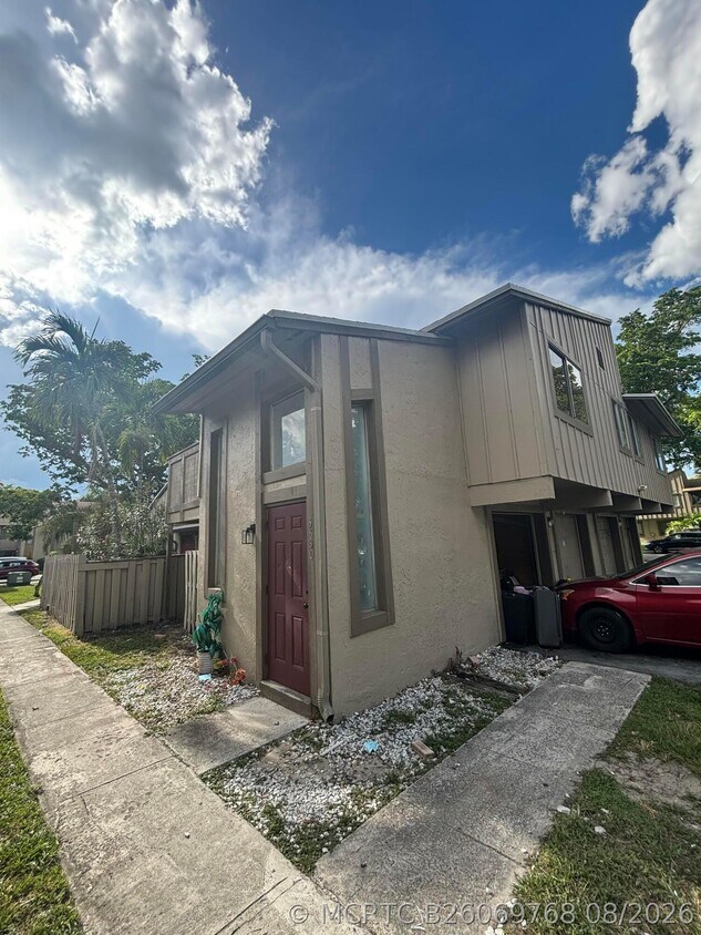 Building Photo - 5830 NW 21st St