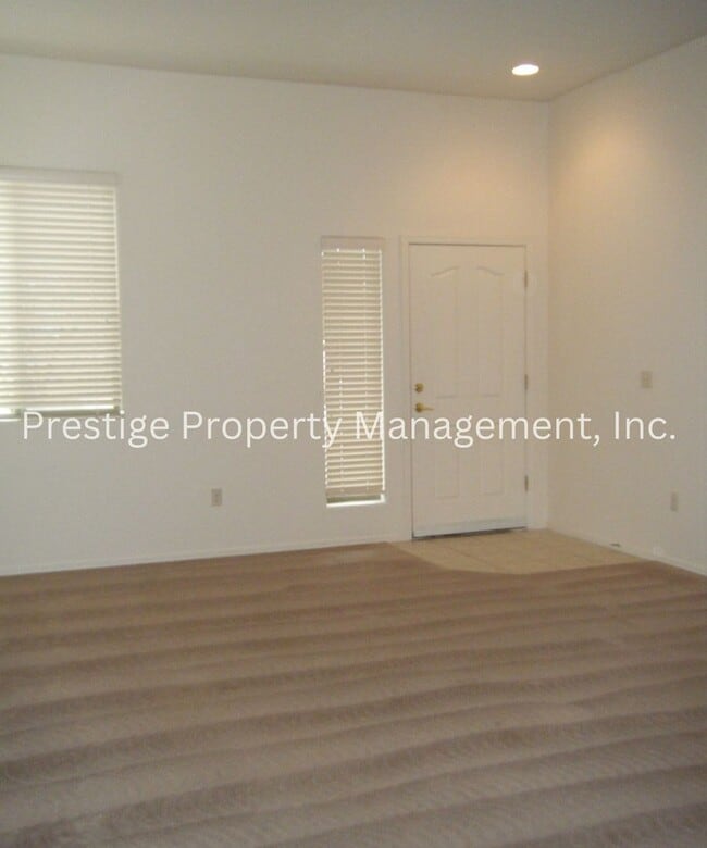 Building Photo - 3/2 Spacious Vail Home, Must See!