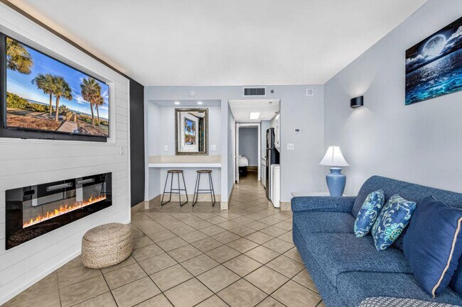 Building Photo - 647 N Creekside Dr