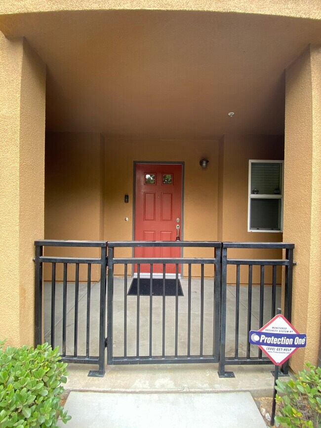 Foto del edificio - 8620 Belford Ave