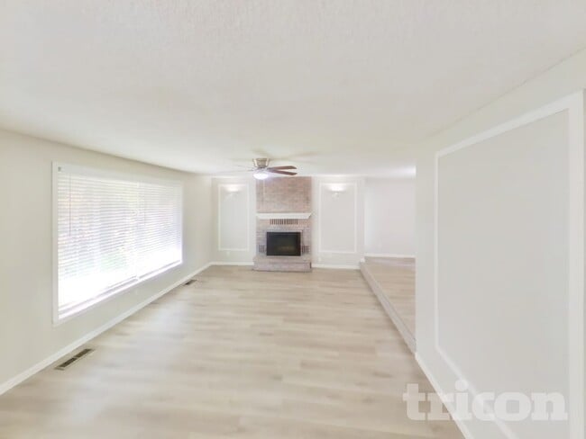 Building Photo - 3394 Tyee Pl NE