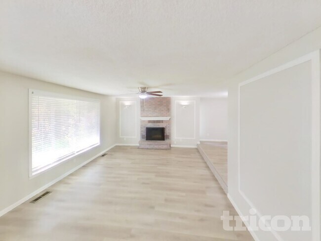 Foto del edificio - 3394 Tyee Pl NE