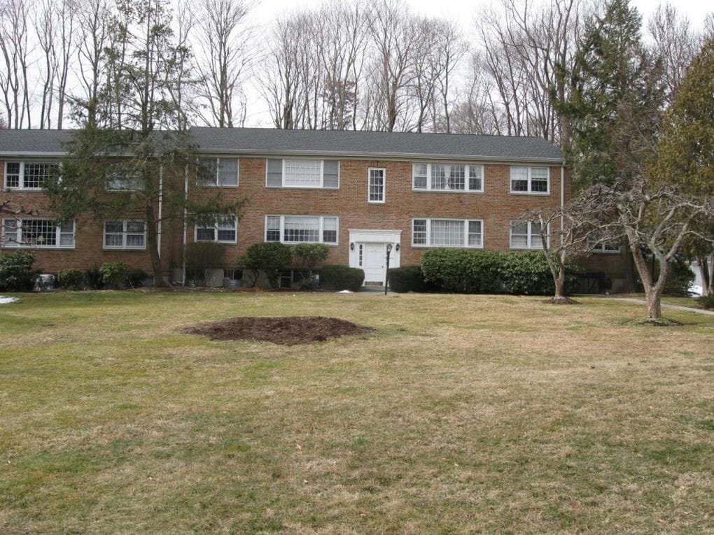 132 Heritage Hill Rd, New Canaan, CT 06840 Condo for Rent in New