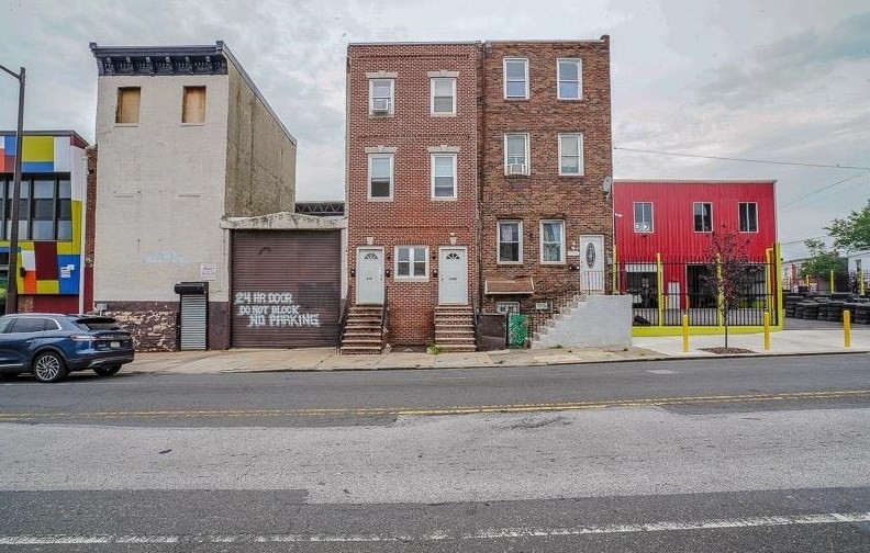 Foto principal - 2766 Frankford Ave