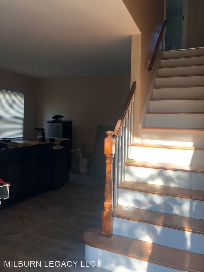 Building Photo - 4 br, 2 bath House - 13 Runyon Dr