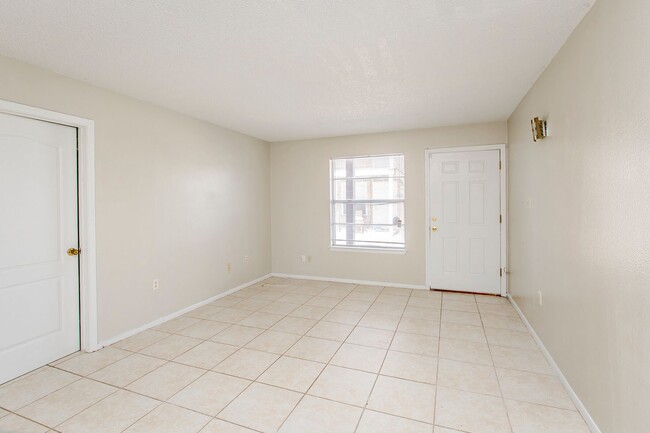 Building Photo - 5245 Kimberlin Ave