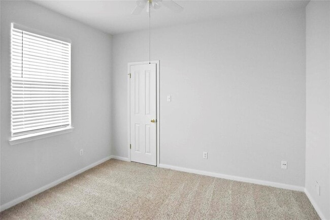 Foto del edificio - 17504 Lake Pines Dr