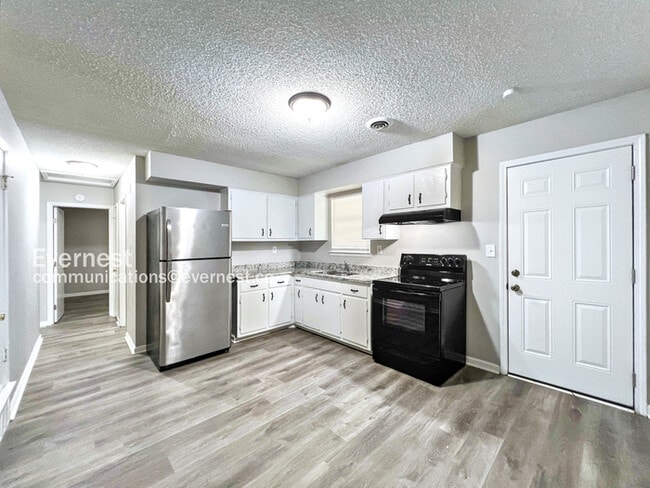 Building Photo - 2909 Caffey St