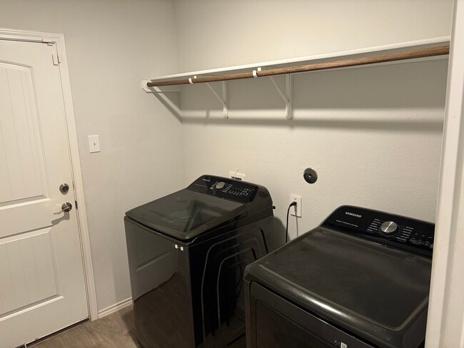 Building Photo - 103 Pecos Dr