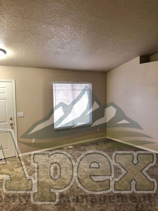 Foto del edificio - 664 N Mineral Wells Ave