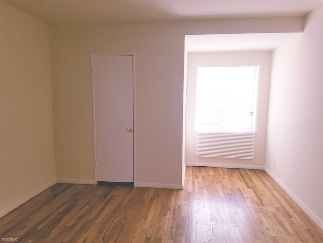 Foto del edificio - 11045 Strathmore Dr